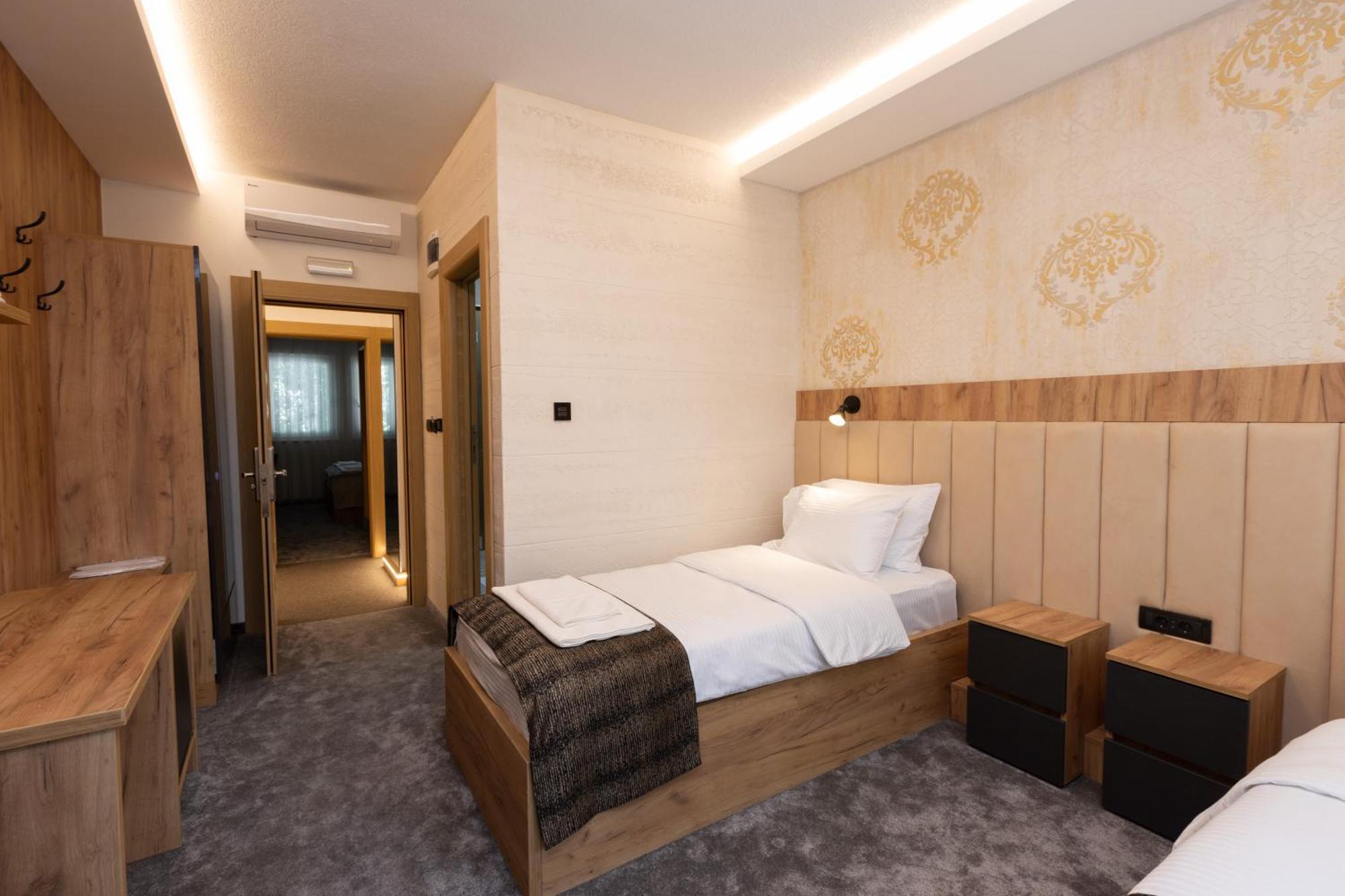 Hotel M Star Novi Pazar Bagian luar foto